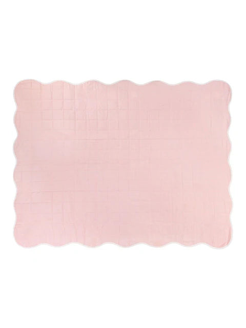 Dessus-de-lit matelassé à carreaux rose
