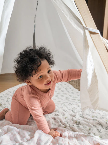 Couverture bébé à capuche – Douceur et confort au quotidien
