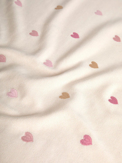 Couverture bébé douce à motifs cœurs roses