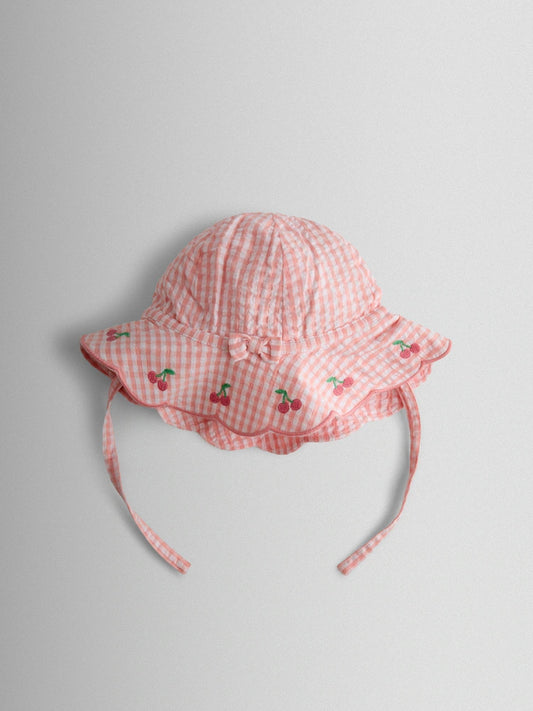 Chapeau vichy à cerises pour bébé