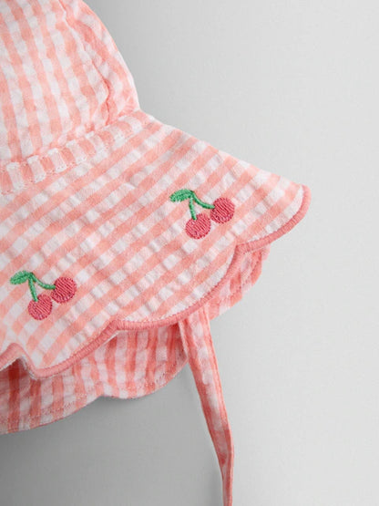 Chapeau vichy à cerises pour bébé