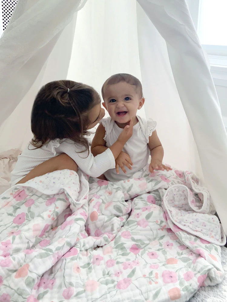 Couverture bébé fleurie réversible – Douce et confortable