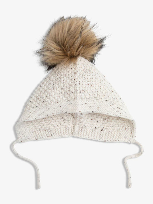 Bonnet bébé tricoté avec pompon en fausse fourrure