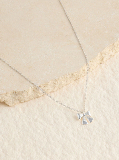 Collier fin avec pendentif trèfle pour enfant
