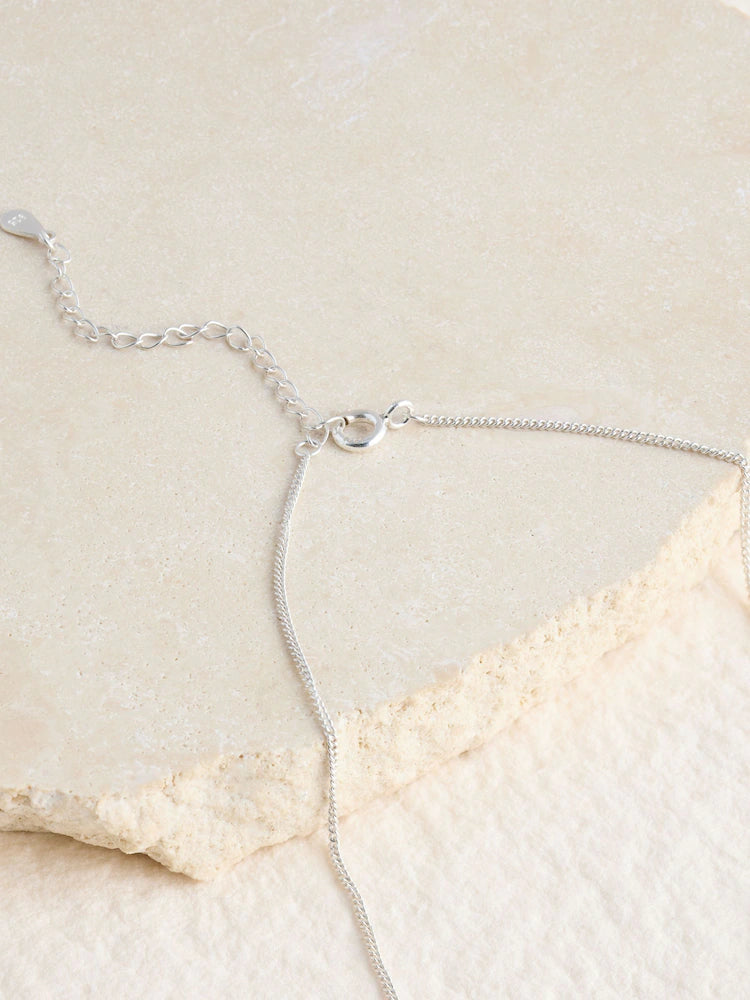 Collier fin avec pendentif trèfle pour enfant