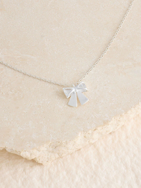 Collier fin avec pendentif trèfle pour enfant