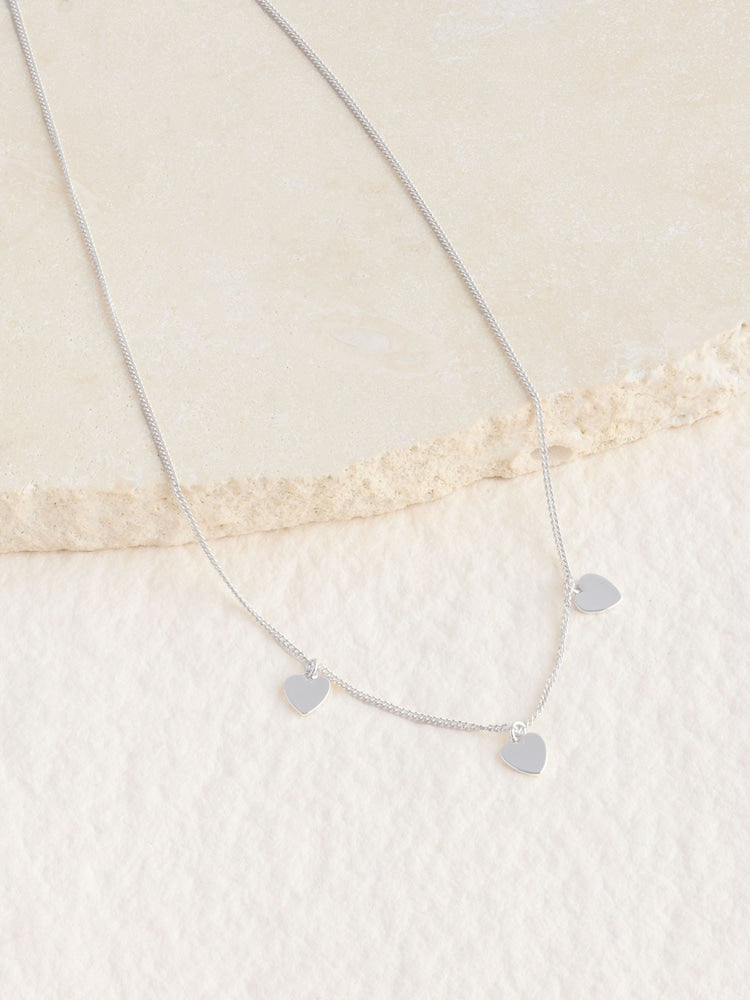Collier fin avec pendentifs cœurs pour enfant