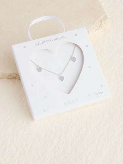 Collier fin avec pendentifs cœurs pour enfant