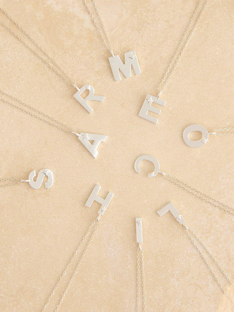 Collier personnalisé avec pendentif lettre