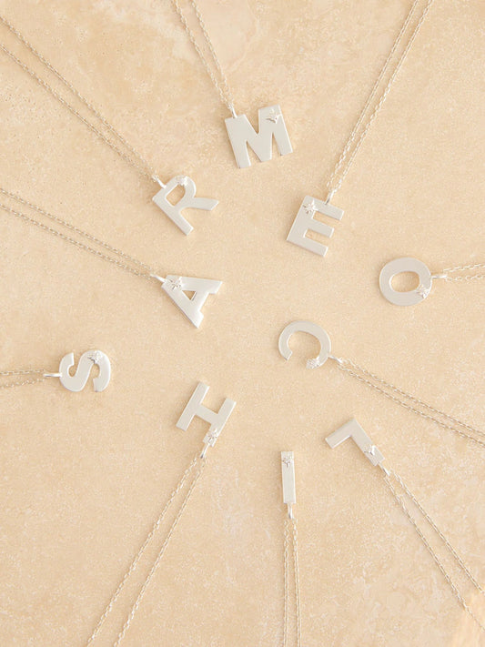 Collier personnalisé avec pendentif lettre