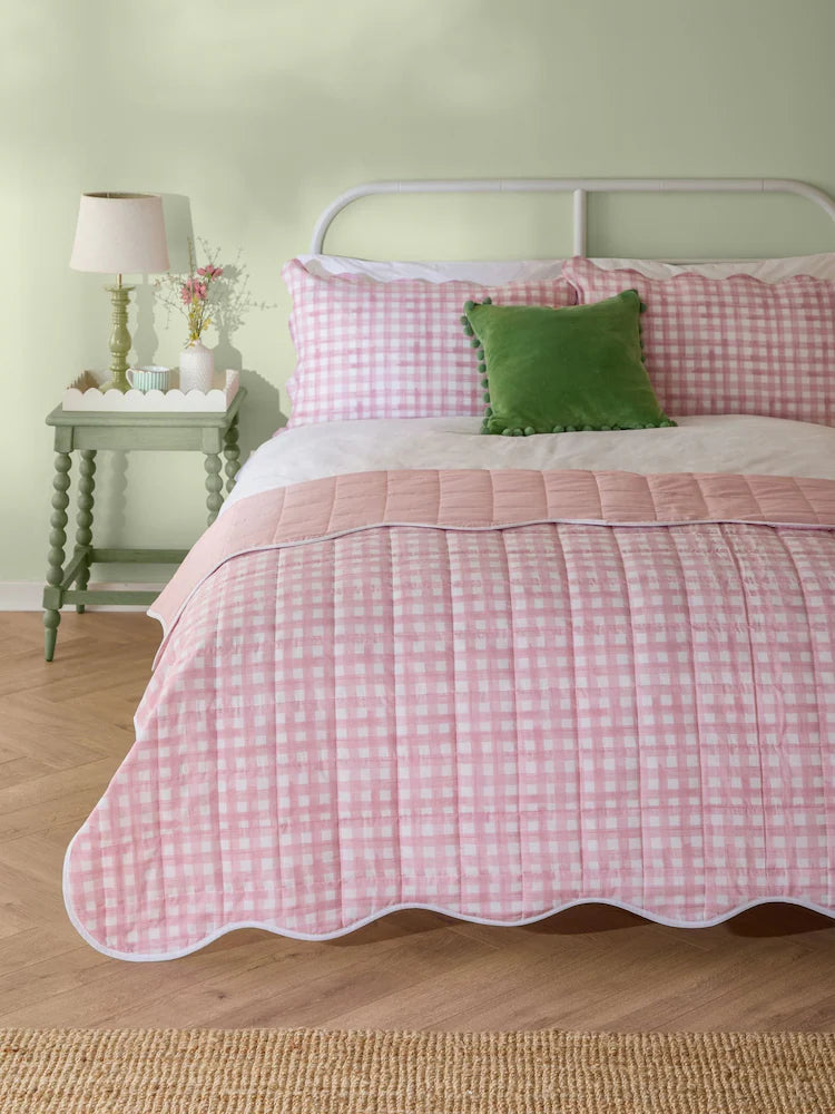 Dessus-de-lit matelassé à carreaux rose