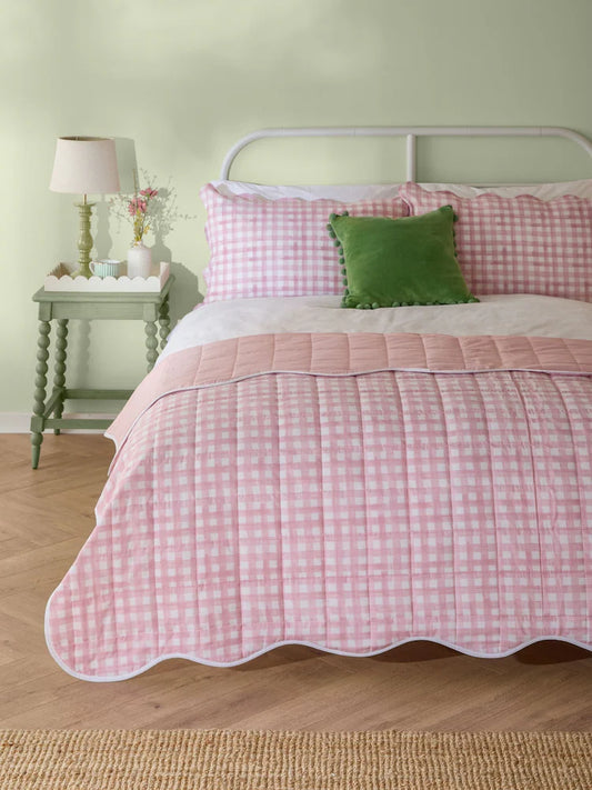 Dessus-de-lit matelassé à carreaux rose