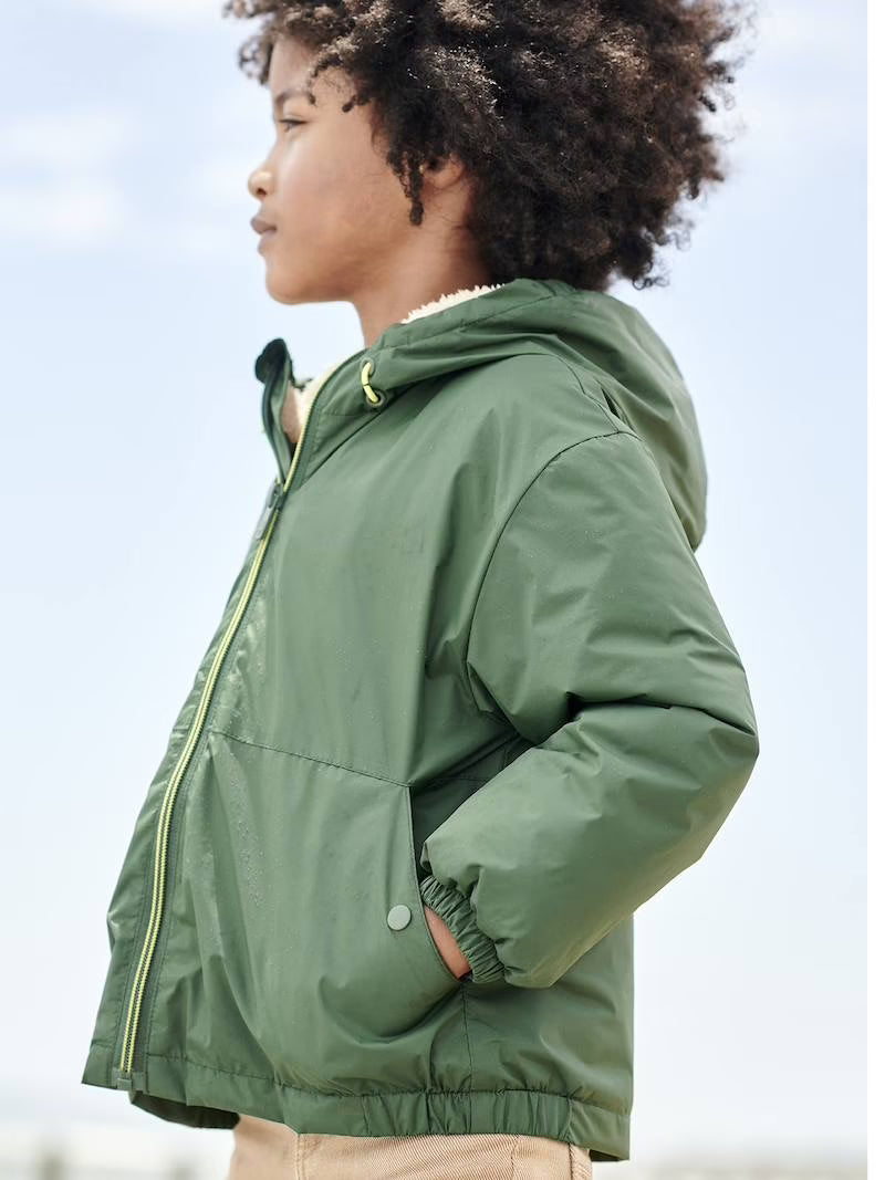 Coupe-vent à capuche et doublure sherpa pour garçons - kaki